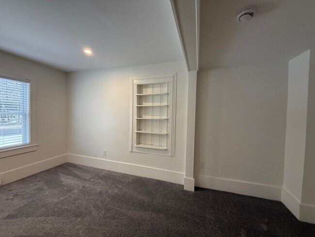 Building Photo - 22 Mace Rd