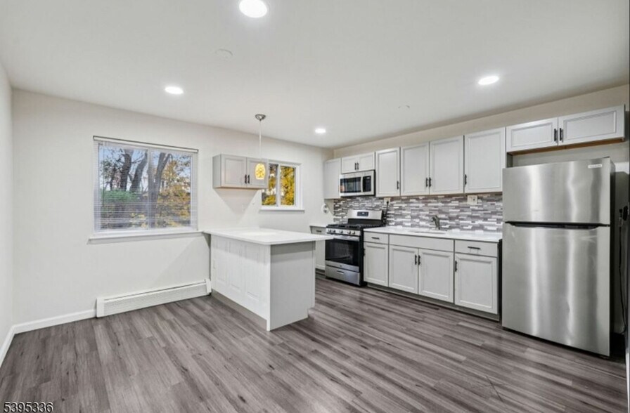 Building Photo - 189 Littleton Rd