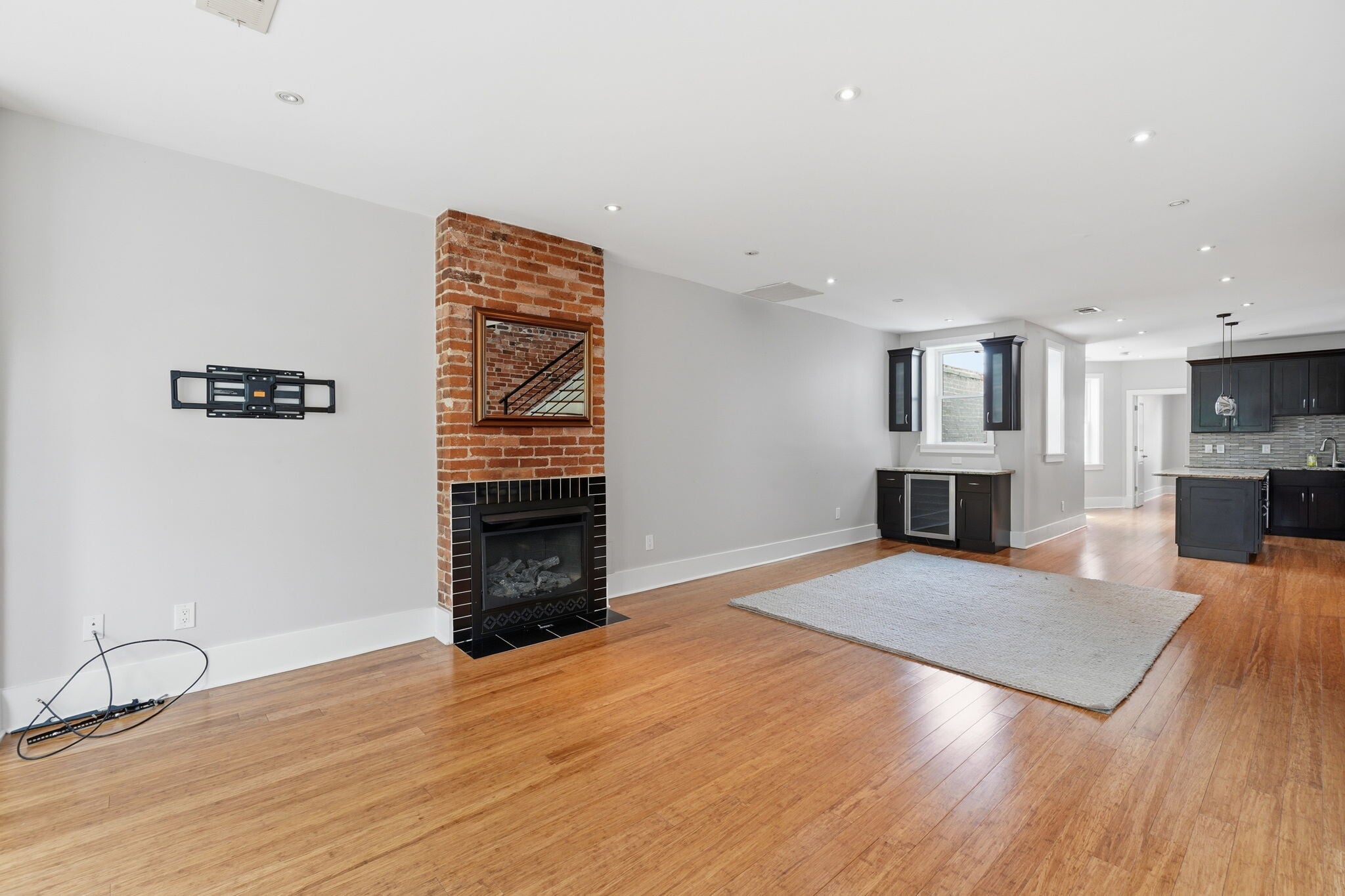 Building Photo - 2128 1st St NW