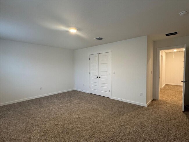 Building Photo - 2320 Magnolia Hl Dr