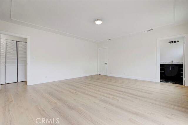 Building Photo - 6622 Varna Ave