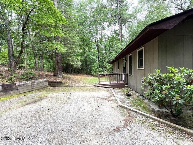 Building Photo - 902 Heather Trail