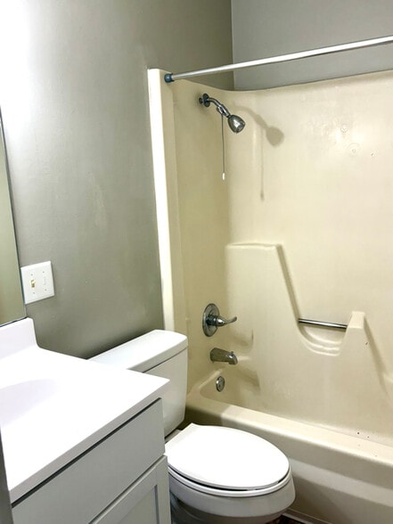 Building Photo - 4026 N Illinois Ave