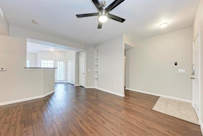 Building Photo - 2320 Gracy Farms Ln