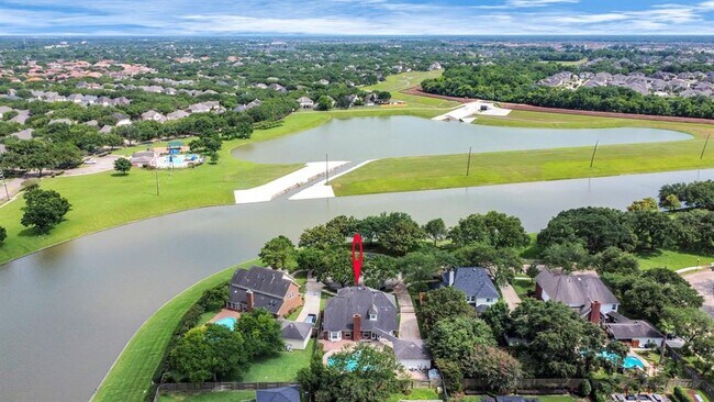 Building Photo - 4611 Bermuda Dr