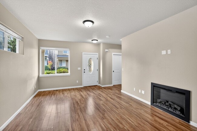 Building Photo - 2550 Carson Loop