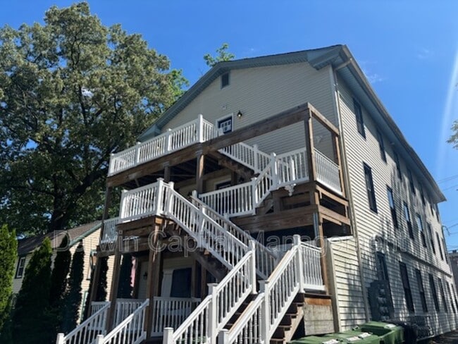 Building Photo - 166 East Ave