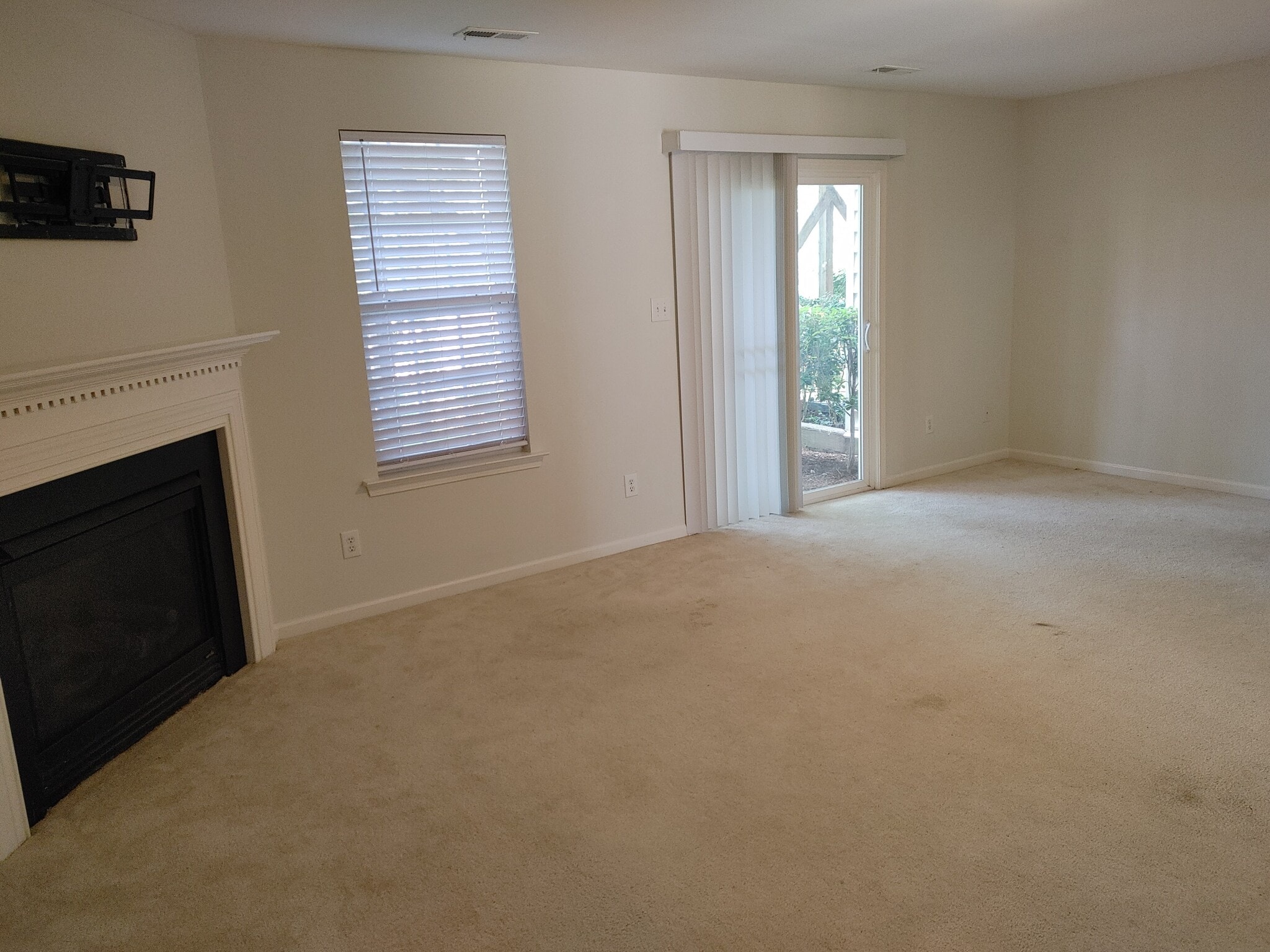 1st floor - 116 Vintage Dr