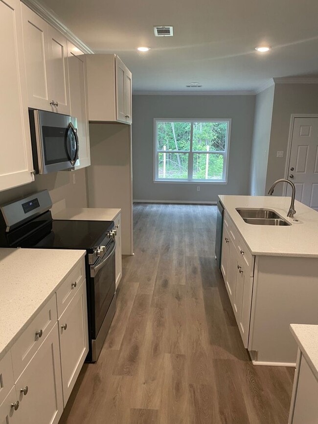 Building Photo - 409 Genesis Dr