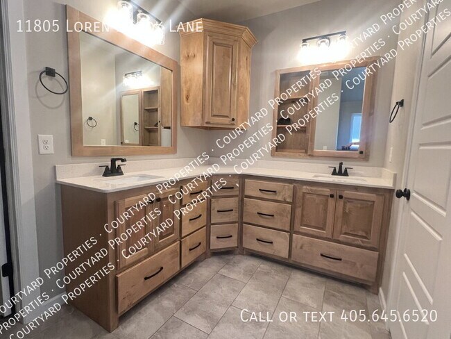 Building Photo - 11805 Loren Brook Ln