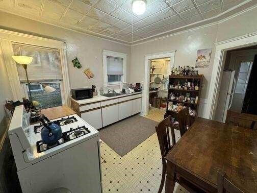 Building Photo - 28 Sunset Rd