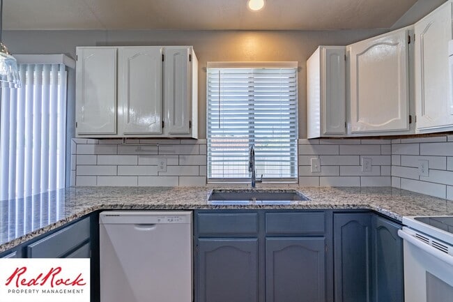 Building Photo - 3 Bedroom Home with Red Rock Views and Community Pool