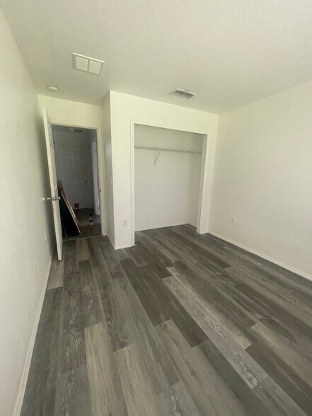 Building Photo - 10942 Pinewood Cove Ln