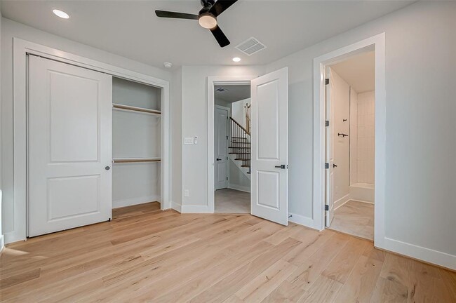 Building Photo - 1222 W 24th St
