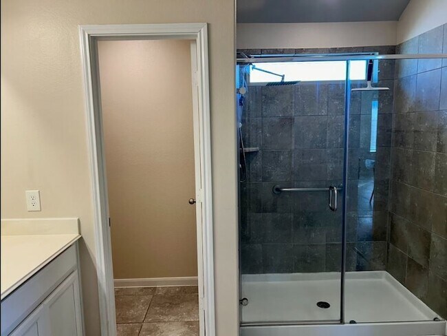 Building Photo - 21423 Holly Heights Rd