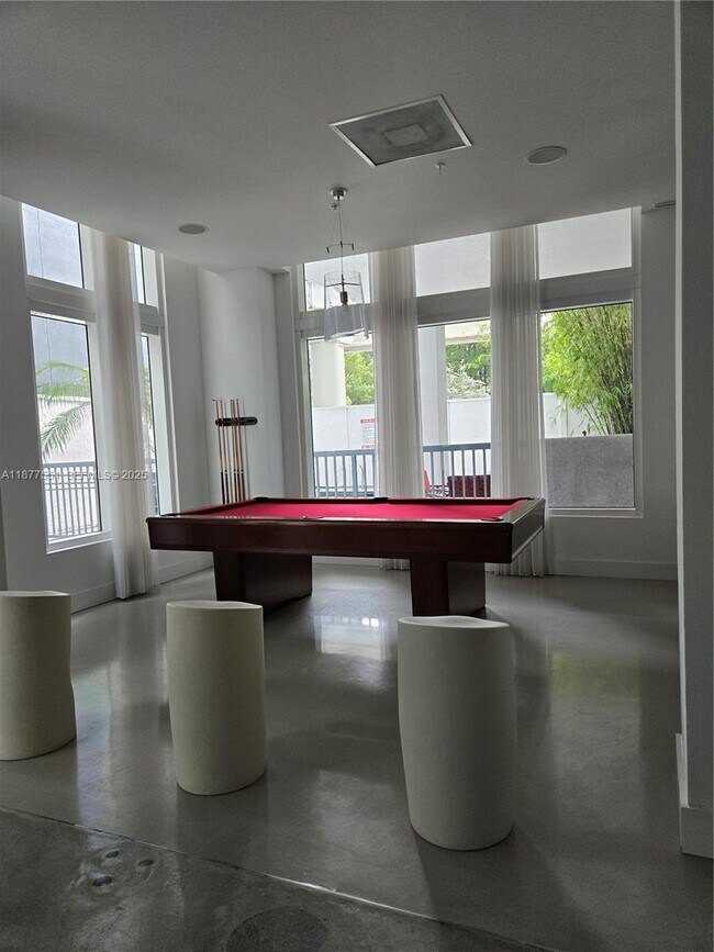 Building Photo - 234 NE 3rd St