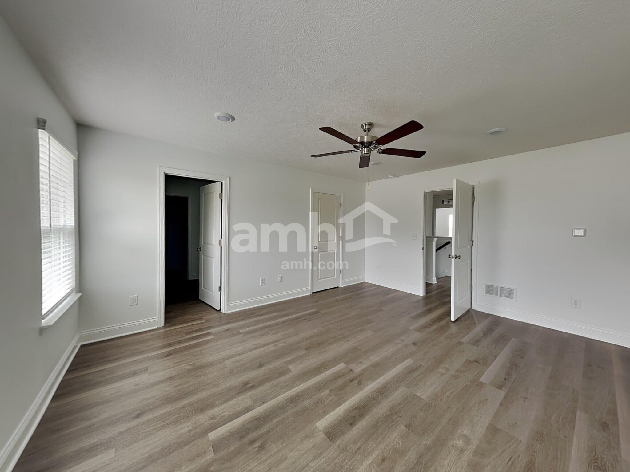 Building Photo - 301 Pne Hl Ct