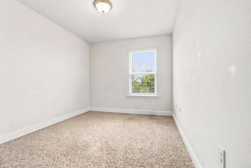 Building Photo - 1635 Caleigh Ct