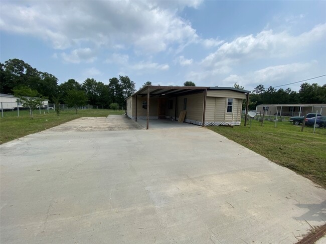 Building Photo - 205 Rd 3401