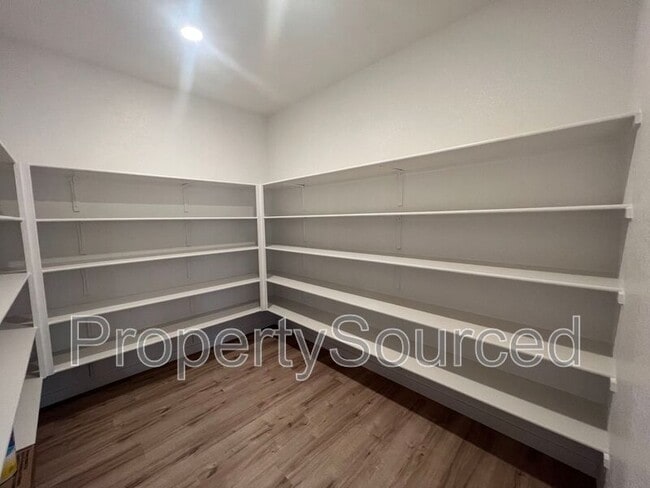 Building Photo - 1029 Pipit St