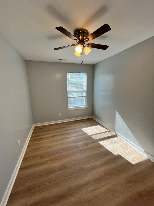 Building Photo - 1817 Newcastle St