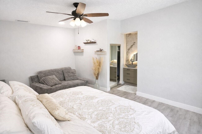 Building Photo - 22454 Cypress Wood Ln