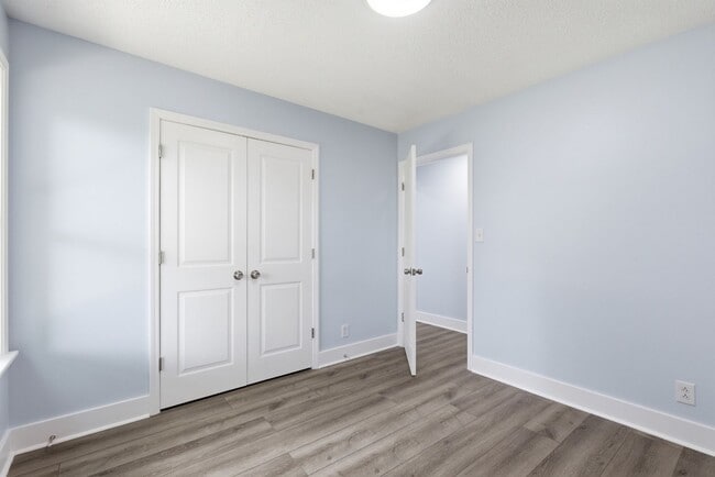 Building Photo - Fully Renovated and Move-In Ready Rental!
