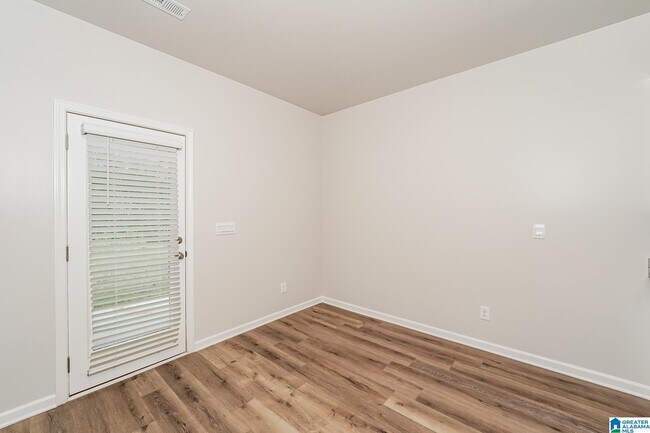 Building Photo - 5630 Post Oak Trl