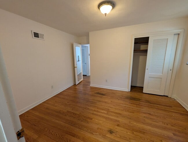 Building Photo - Kenwood Charmer - Section 8 Friendly
