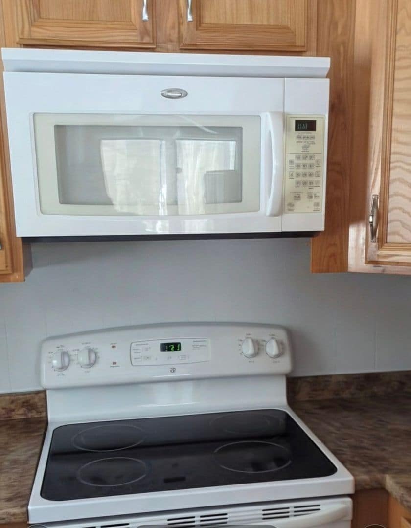 Building Photo - 102 Winding Way