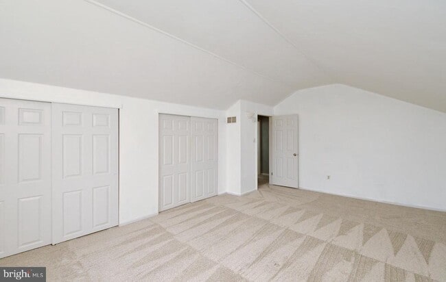 Building Photo - 122 Wheatsheaf Ln