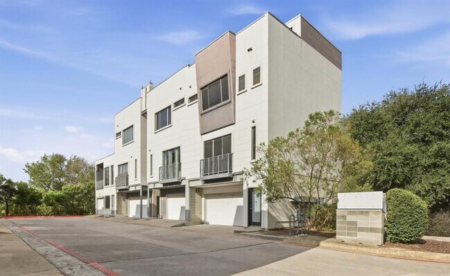Building Photo - 4801 S Congress Ave