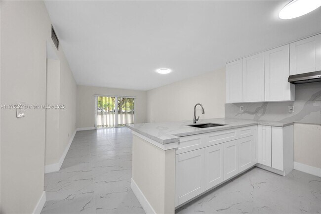 Building Photo - 7915 Camino Real