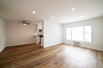 Building Photo - 2233 Ridgeley Dr