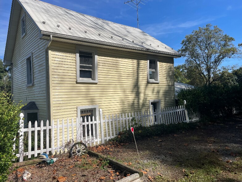 Primary Photo - 1321 Deibler Gap Rd