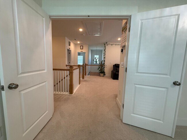 Building Photo - 113 Gabbro Pl