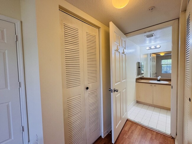 Building Photo - 4171 San Marino Blvd