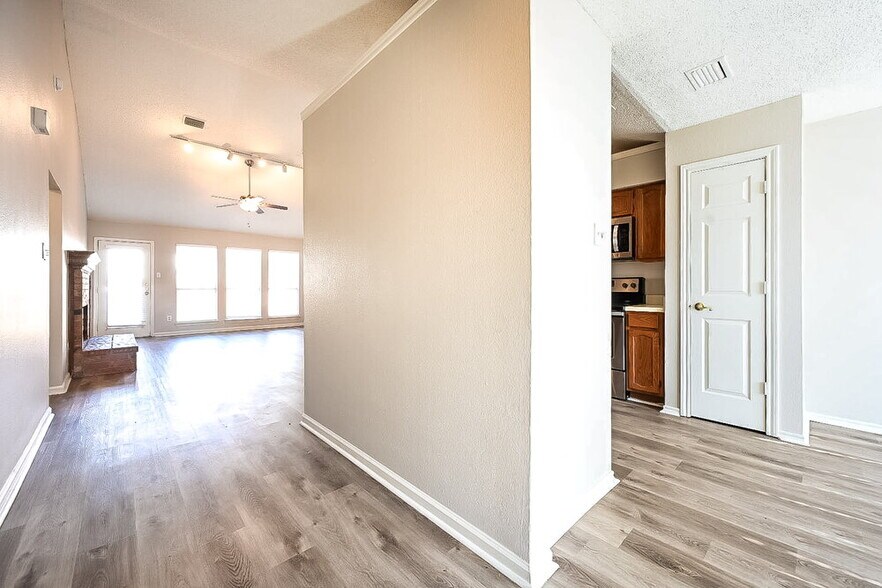 Building Photo - 114 Windmill Ridge Dr