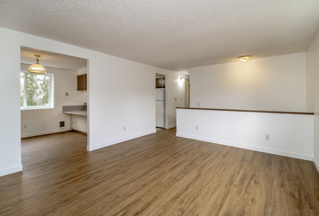 Building Photo - 13314 86 Ave E