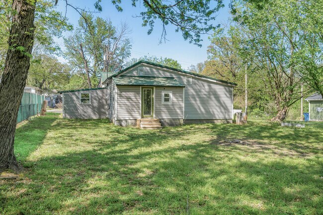 Building Photo - 2706 Quincy St