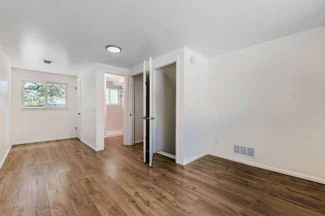 Building Photo - 1290 Judson Dr