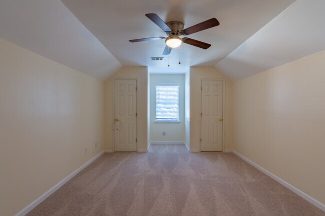 Building Photo - 1051 Waltons Ct