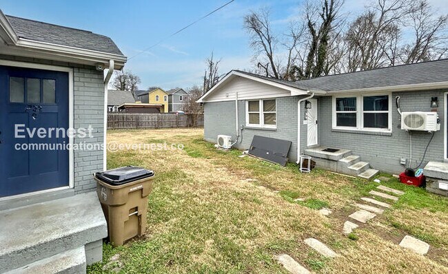 Building Photo - 1732 17th Ave N