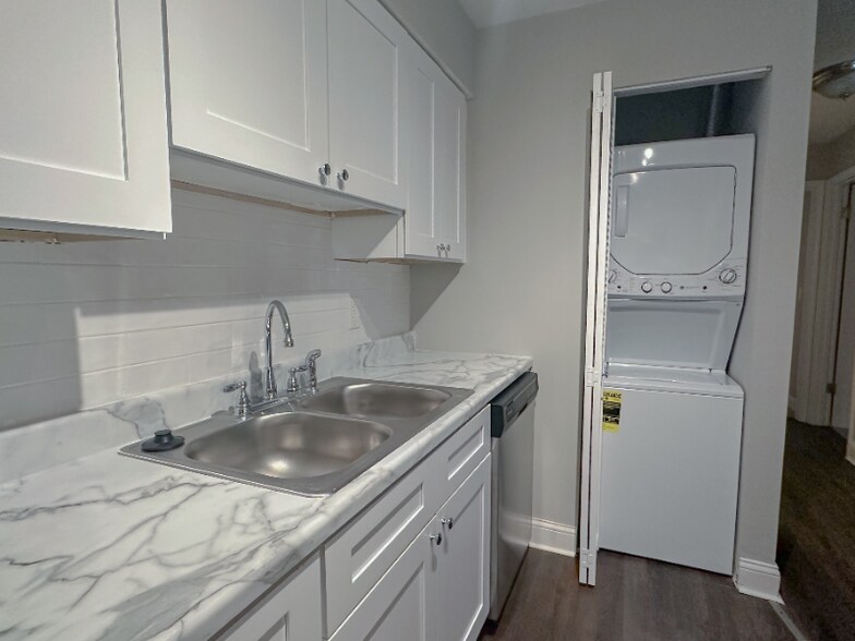 Building Photo - 5157 Waterman Blvd