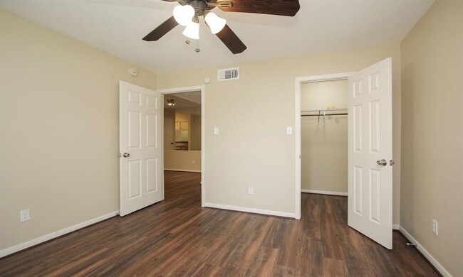 Building Photo - 2120 El Paseo St