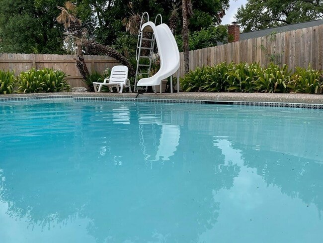 Building Photo - 1312 Quailfield Cir