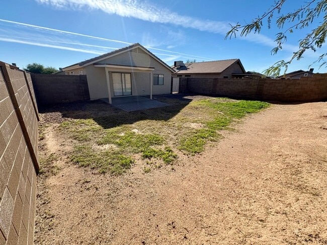 Building Photo - 878 E Graham Ln