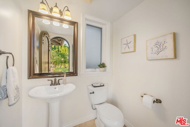 Building Photo - 25420 Prado De Azul