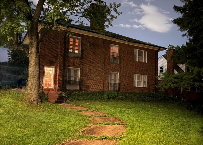 Building Photo - 8368 Big Bend Blvd