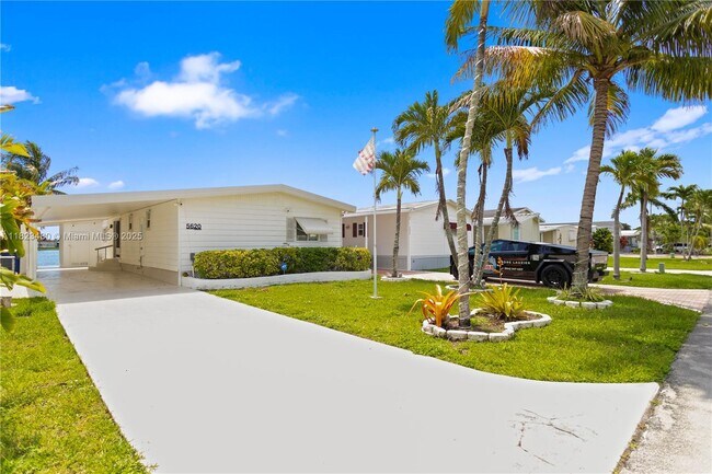 Building Photo - 5620 Lagoon Dr